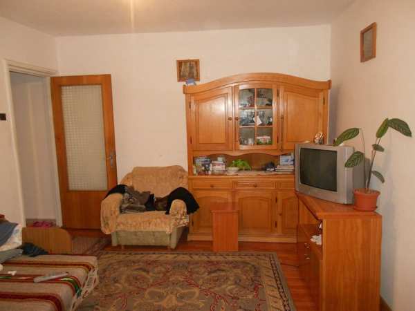 Vând/Schimb Apartament 3 camere Pitesti Trivale