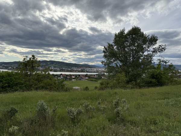 4600 mp Budesti priveliste panoramica asupra orasului Valcea 12500 €