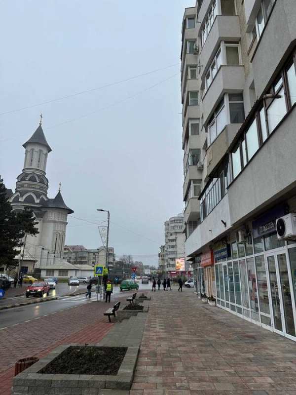 Inchiriez Spatiu Comercial 80 MP