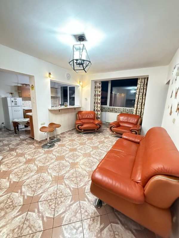 Inchiriez aparament 3 camere