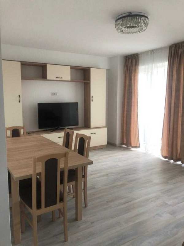 Inchiriez apartament 3 camere, in complexul Decebal Residence