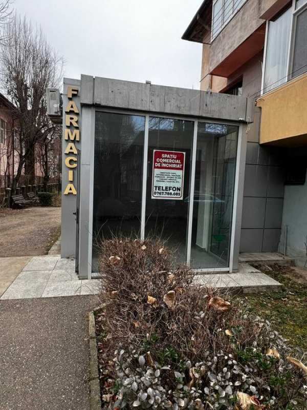 Inchiriez spatiu comercial 80 mp