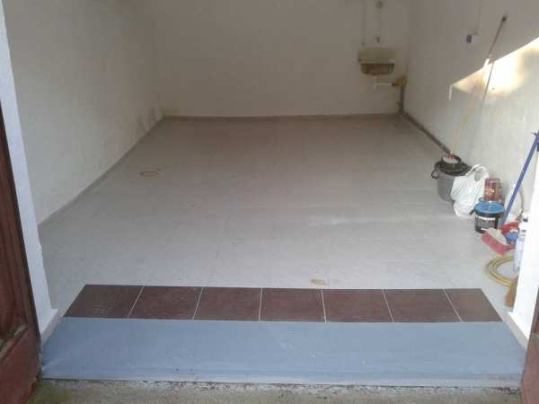 Garaj sub bloc, 20 mp, str. Lunii 18-20 (Zorilor)