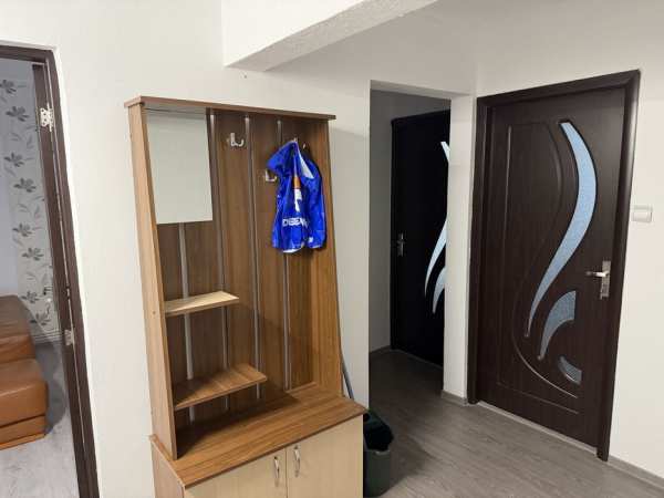 Apartament 3 camere de inchiriat