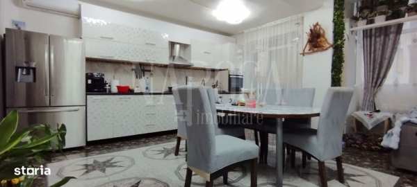 Casa 6 camere de vanzare in Floresti