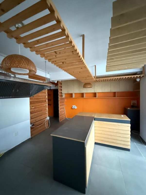 Inchiriez 2 spatii comerciale – Mamaia Nord D29 la 120m de plaja