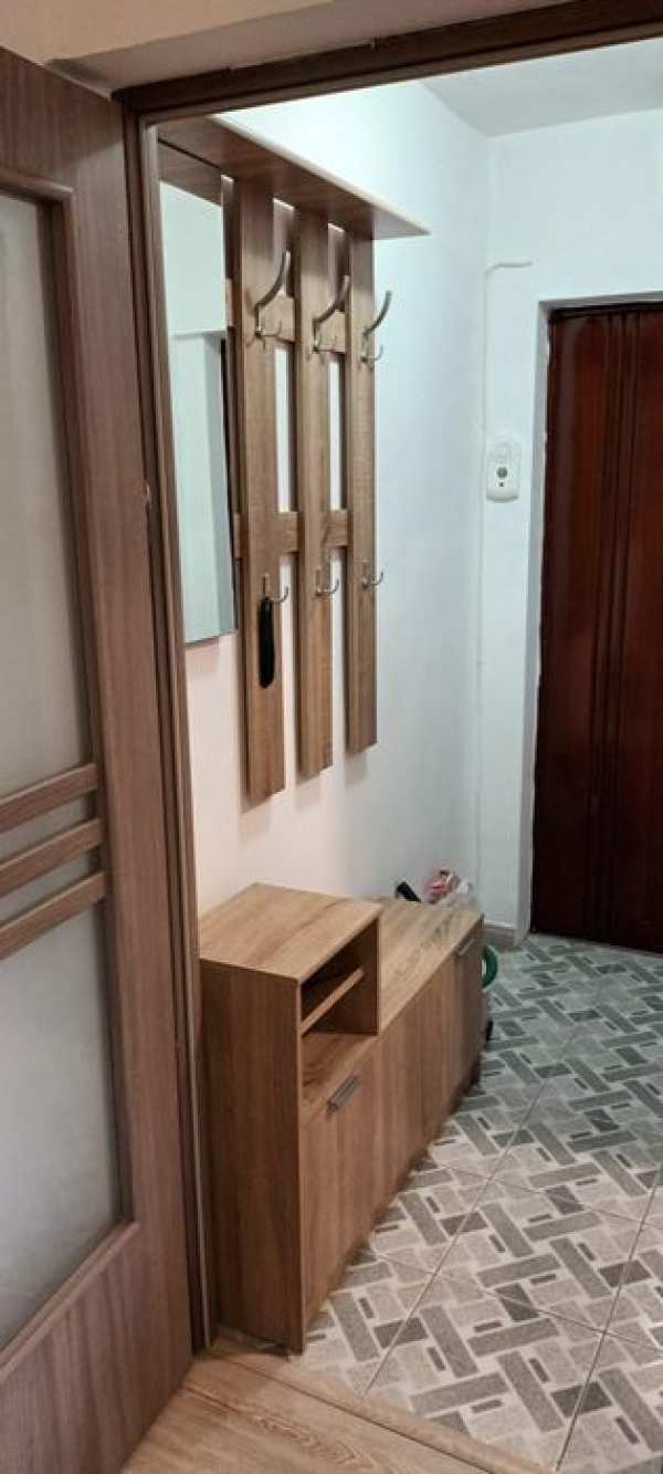 Închiriez apartament 2 camere