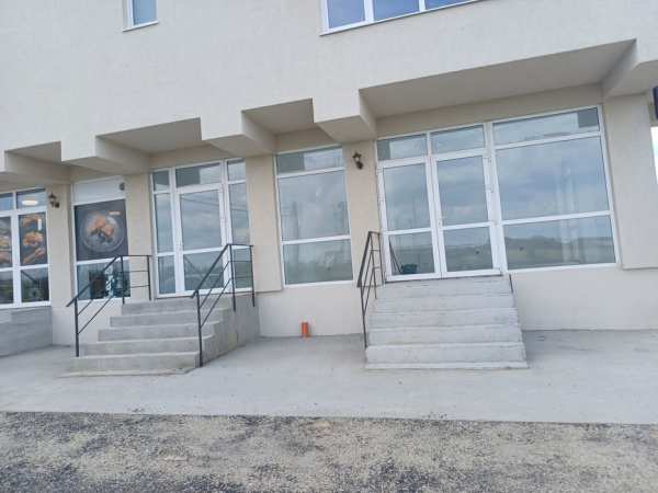 De vânzare spațiu comercial