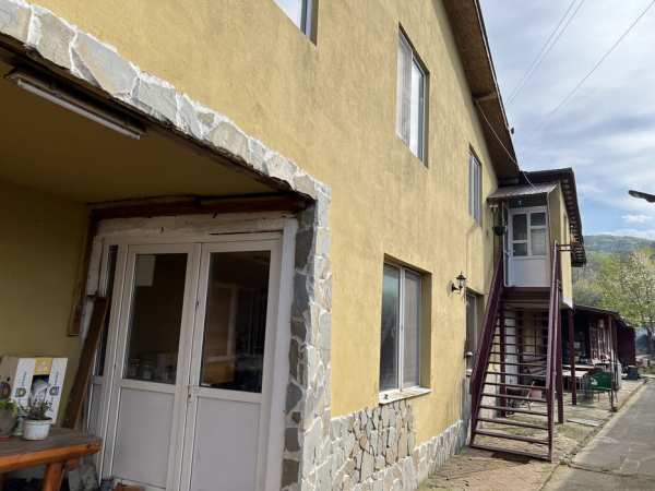 Casa de vanzare, cu posibilitate de spatiu comercial