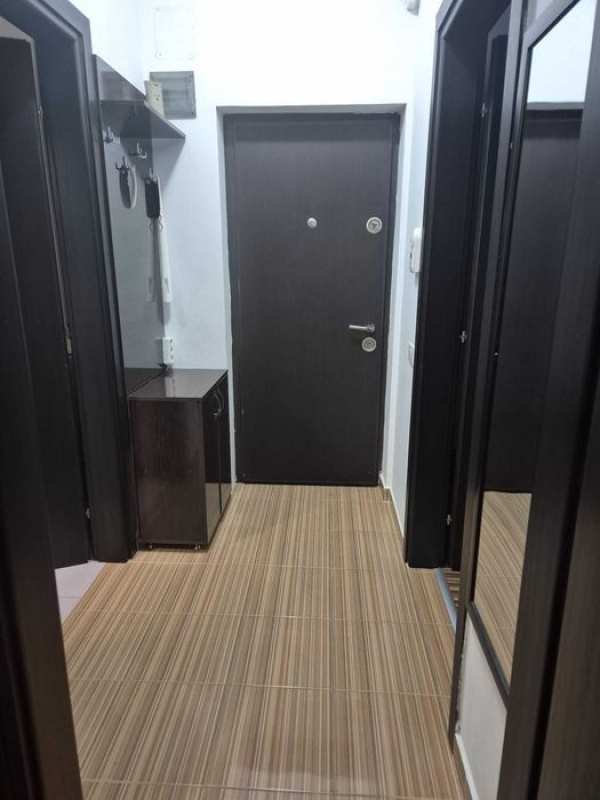 Proprietar Inchiriez apartament 2 camere cu Parcare