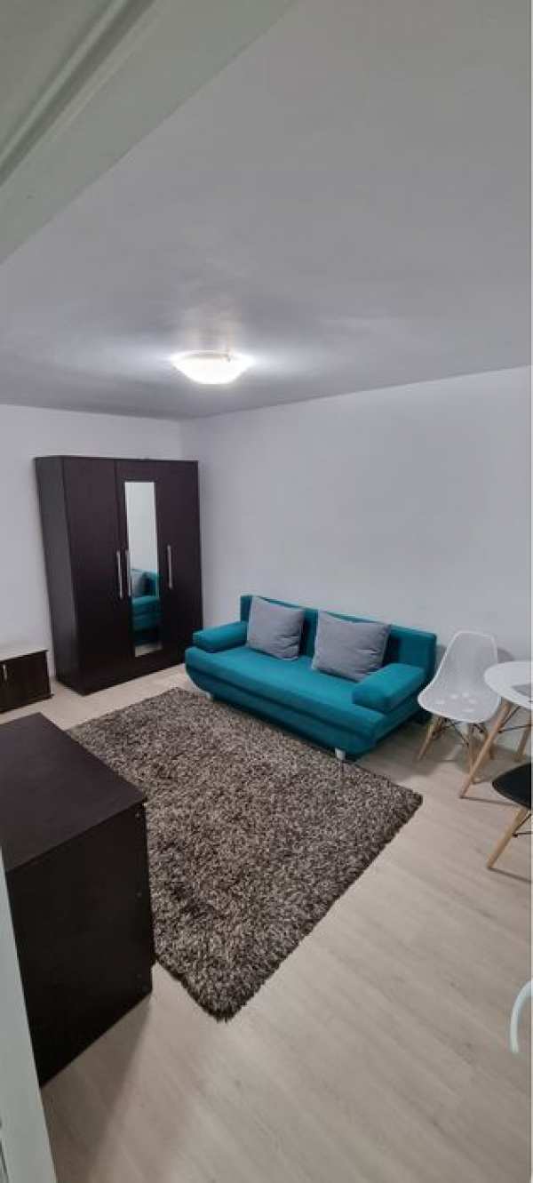 Inchiriez garsoniera