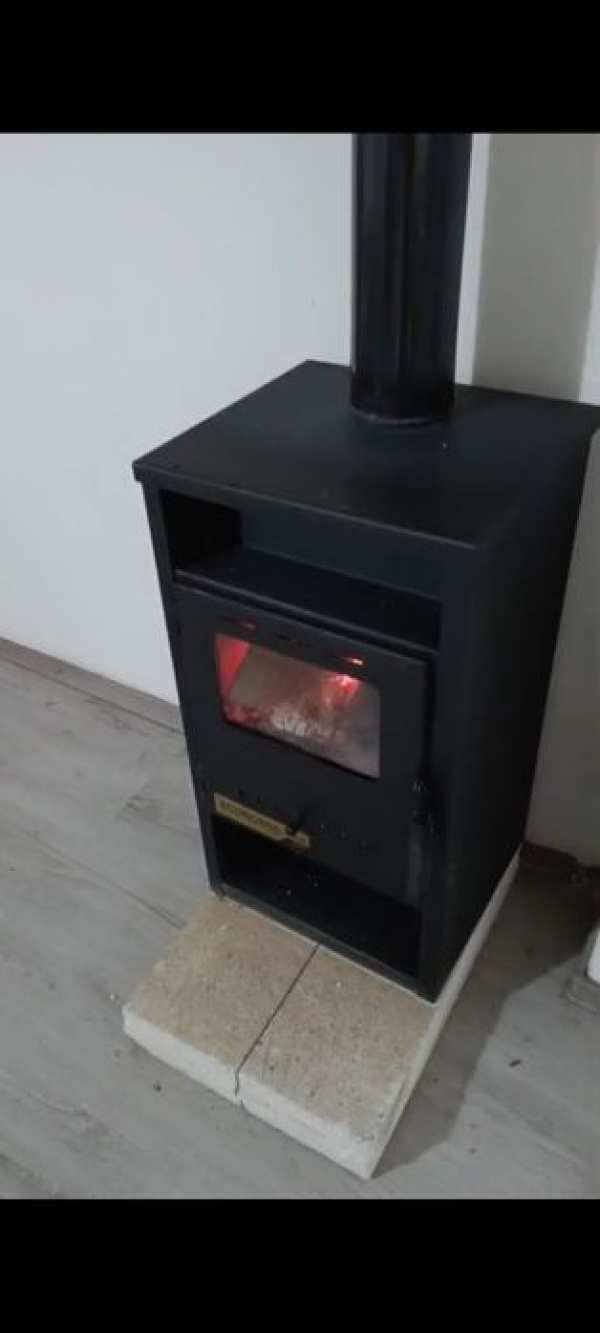 Casă 3 camere.Strada Cârlibaba, Nr 52