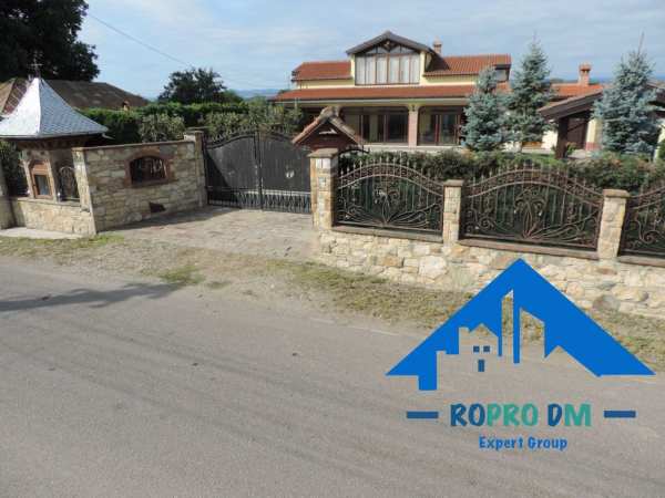 Casă cu cinci camere în loc. Slobozia, Roznov, jud. Neamț