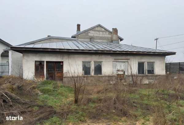 Casa si teren 1800 mp Darasti