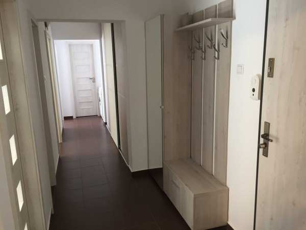 Apartament 3 cam decomandat, doua bai, complet mobilat si utilat