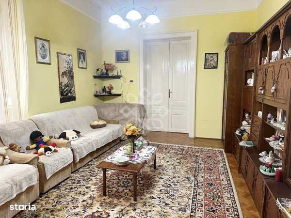 Casa 3 camere de vanzare situata ultracentral pe strada Gheorghe Doja