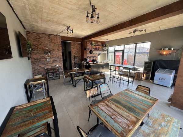 Inchiriez afacere la cheie Restaurant / cafenea 80mp utili /curte 150mp echipat complet in Pipera