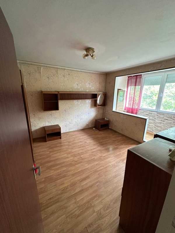 Proprietar vand apartament 3 camere
