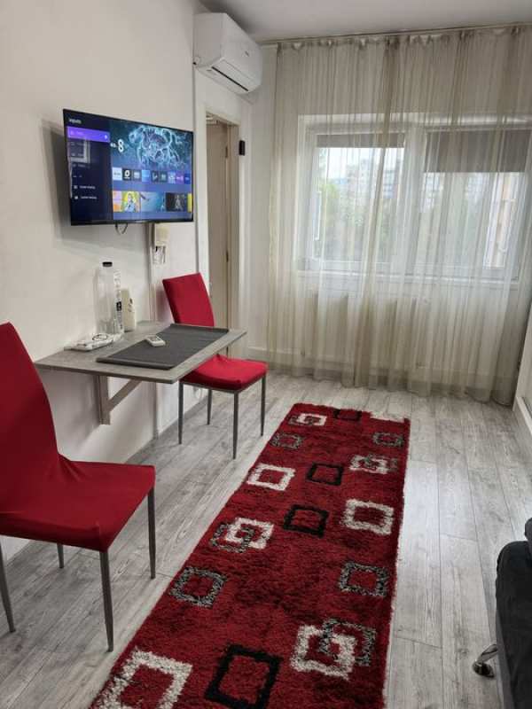 Inchiriez garsoniera Cj - cart Marasti ( Expo Transilvania )