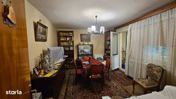 Apartament 3 camere de vanzare Titan