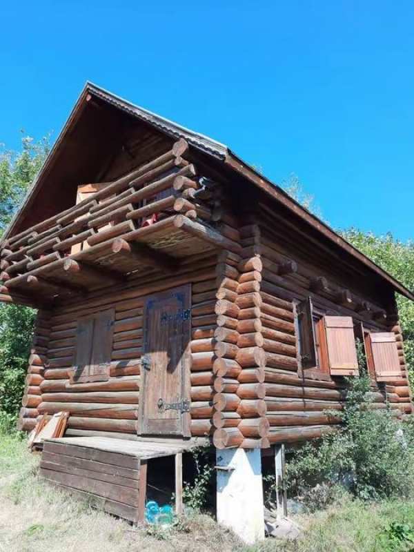 Pentru relocare: Casă din lemn rotund 60mp P+M+balcon