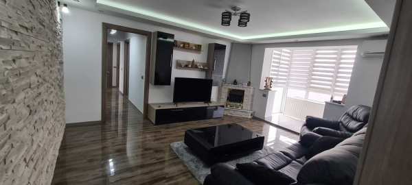 Vand Apartment 3 camere