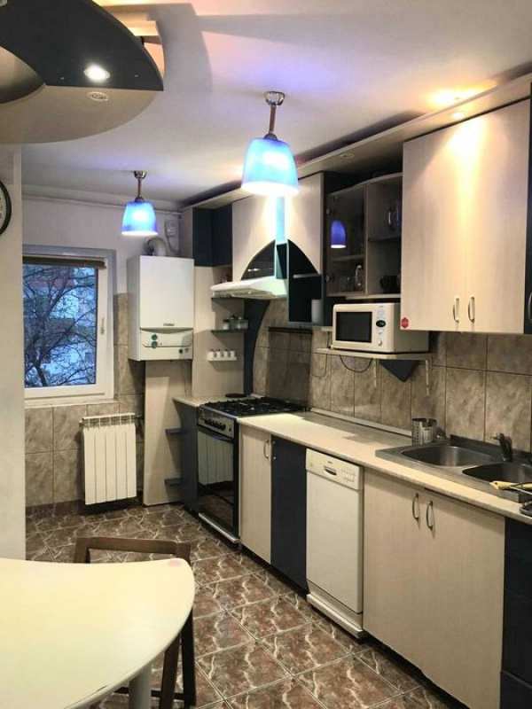 Dau in chirie apartament 4 camere, Cluj-Napoca, Zorilor, Dima