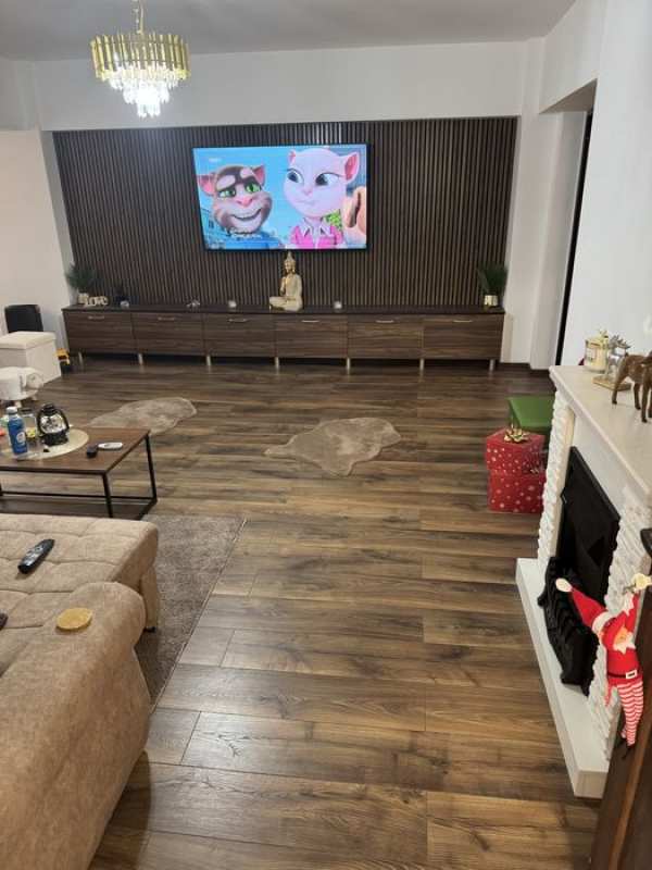 Apartament de vanzare 4 camere