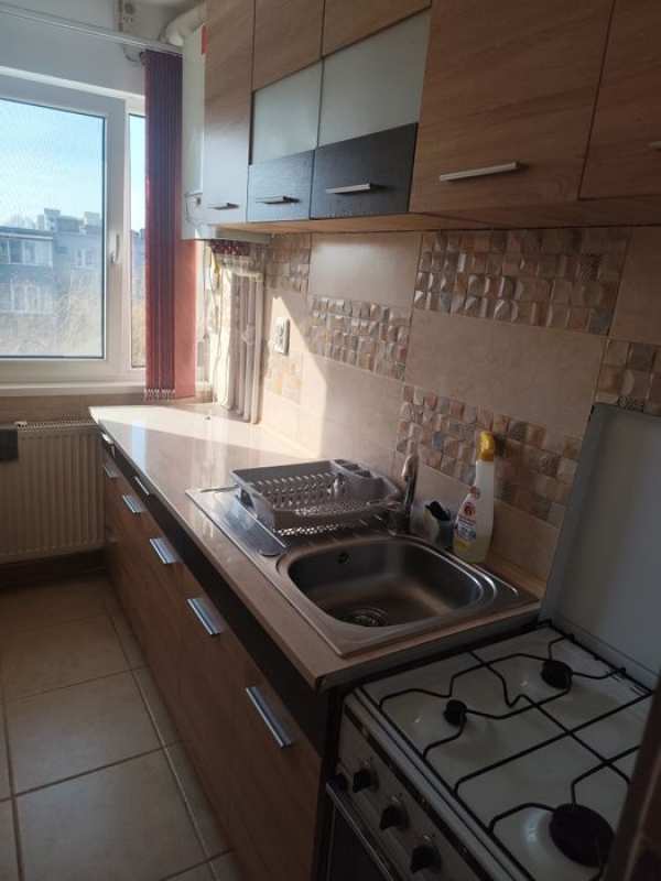 Închiriez apartament