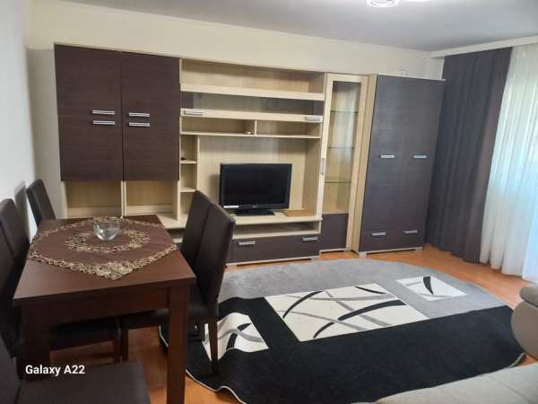 Închiriez apartament 3 camere