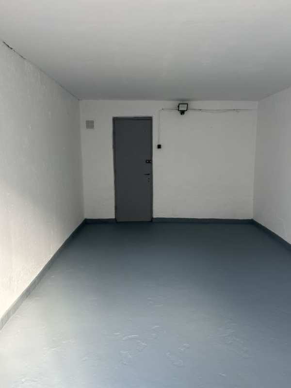 Garaj de Vânzare sau de Inchiriat - 18 mp - Parter Bloc Ultracentral