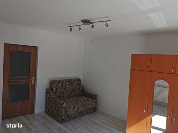 Casa cu 2 camere, spre inchiriere, in 7 Noiembrie