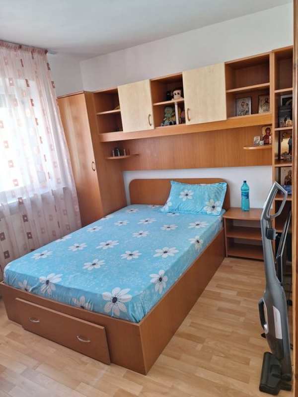 Închiriez apartament 2 camere