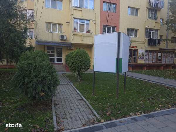 Spațiu Comercial Modern 3 camere  Primul Chiriaș După Renovare – 49 mp