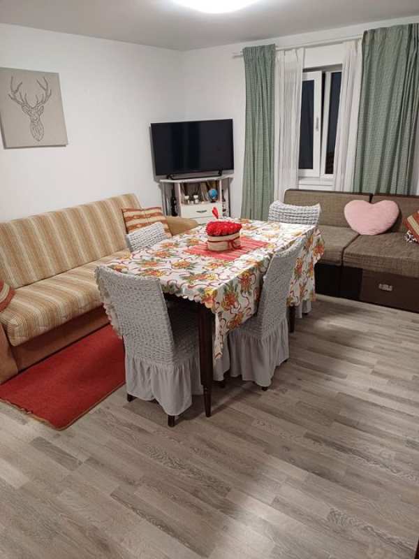 Închiriez cabana liberă de Revelion și Crăciun