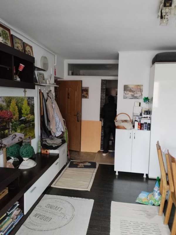 Vand apartament 2 camere Stefanesti