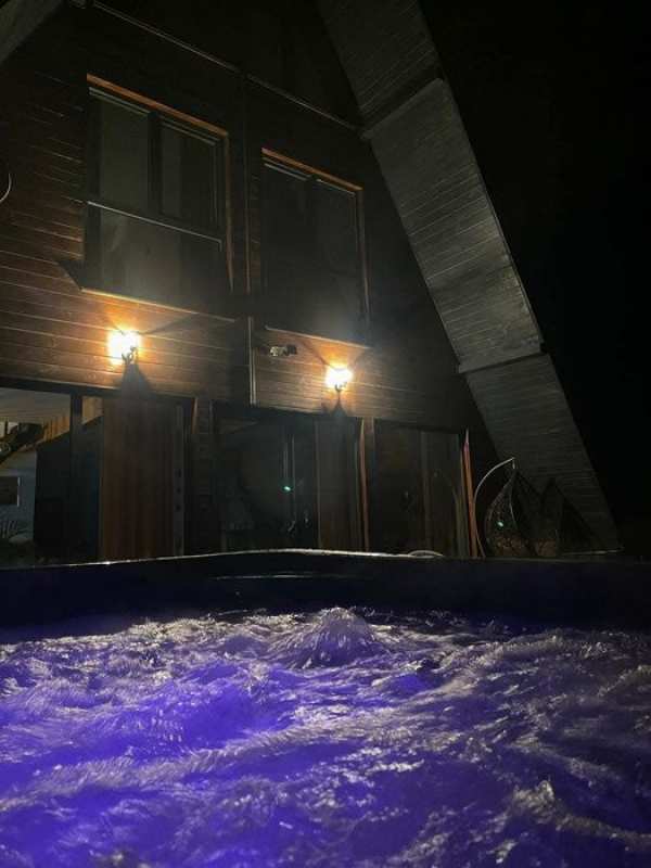 Cabană Tip-A frame ciubăr/saună/piscina incalzită