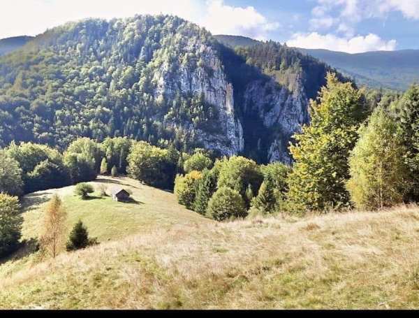Panoramic! Teren ideal pentru o casă de vis sau turism într-o zonă wow