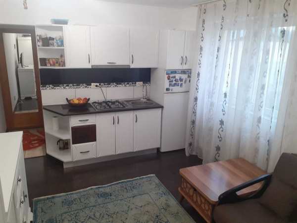 Vand garsoniera 2 camere