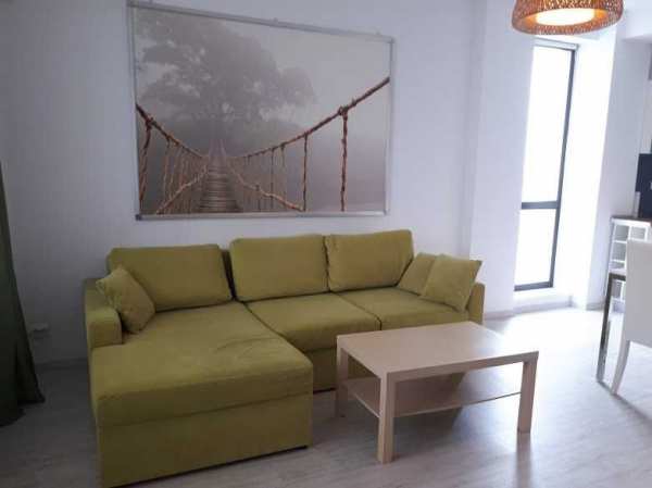 Inchiriez apartament