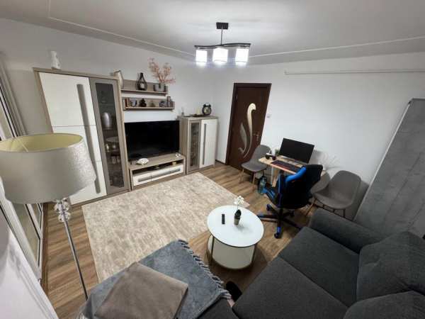 Garsoniera mobilata  bals