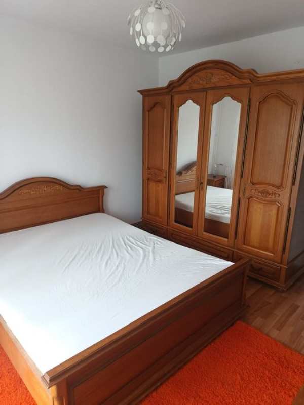Apartament 2 camere decomandat zona hotel Traian
