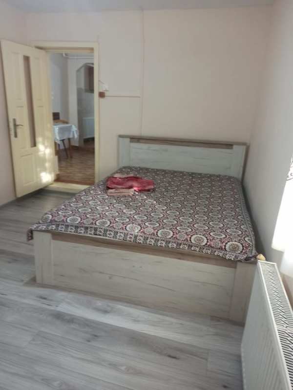 Inchiriez garsoniera la curte | Constanța - Km4