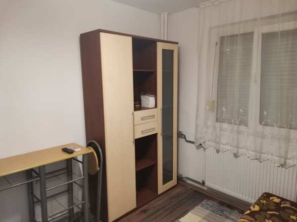 Închiriez garsonieră