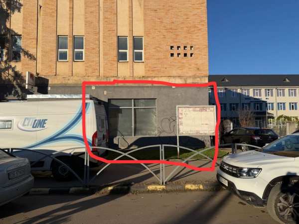 Inchiriez spatiu comercial