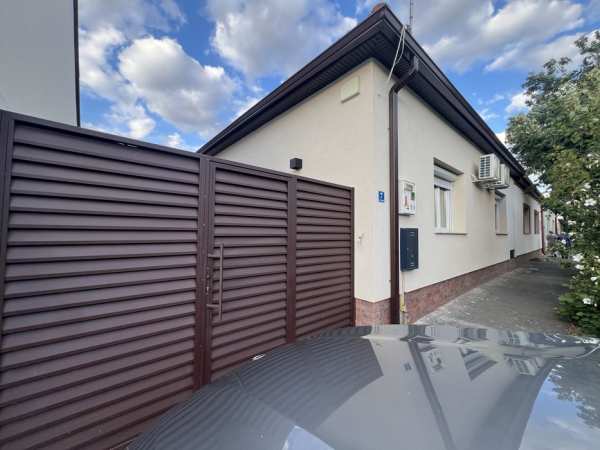 inchiriez casă renovată,Decebal-Poieniței,trifazic, singur in curte