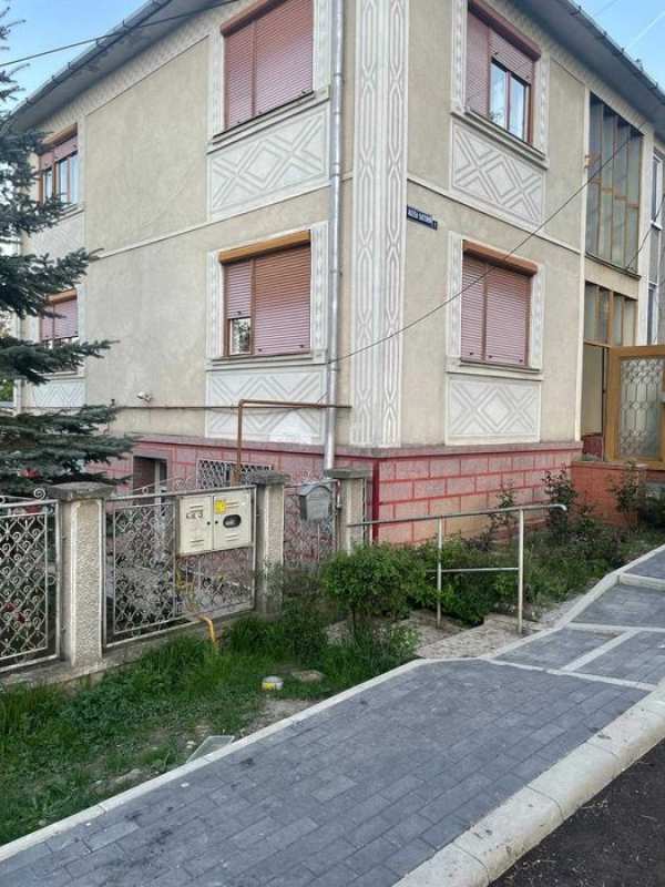 Casa de Vanzare in Dej 210 m2, teren 250 m2, 169000Euro - negociabil