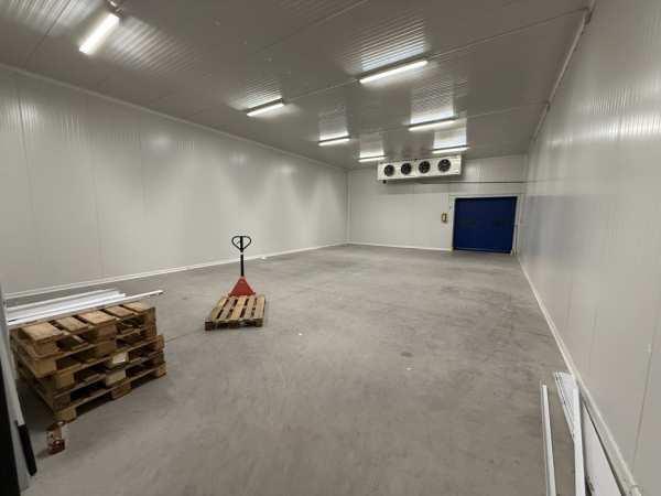 Inchiriez depozit frigorific spatii depozitare birouri