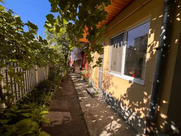 Casa/Apartment de vânzare, 2 camere, mobilat, central