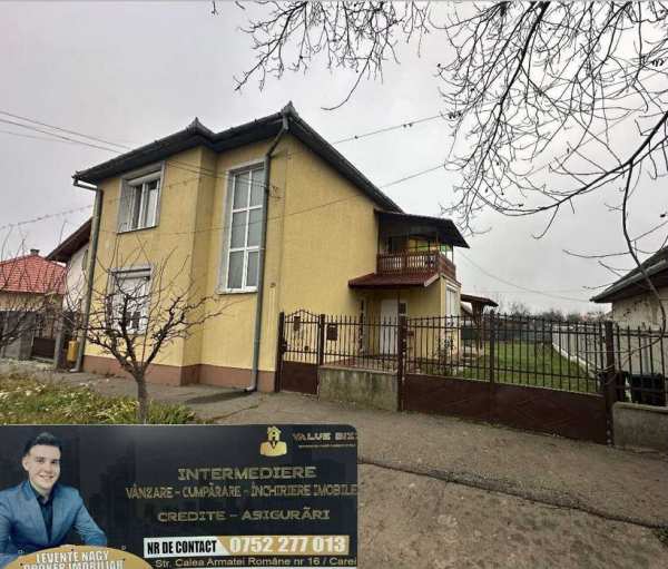 De vânzare – casă din cărămidă cu 2 etaje și 2 apartamente separate